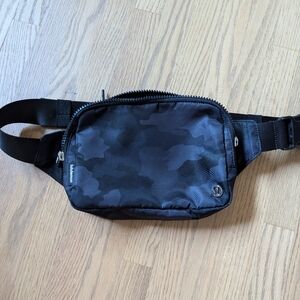 Lululemon Everywhere belt bag Large 2l